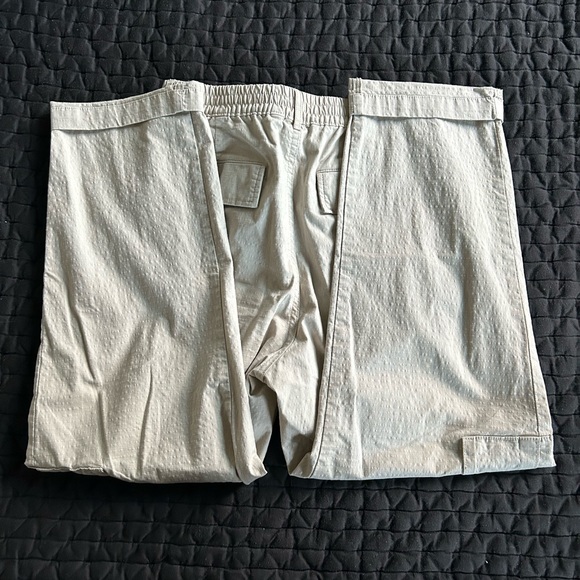 Off white rip stop cargo pants from Gap in size small - Picture 5 of 7